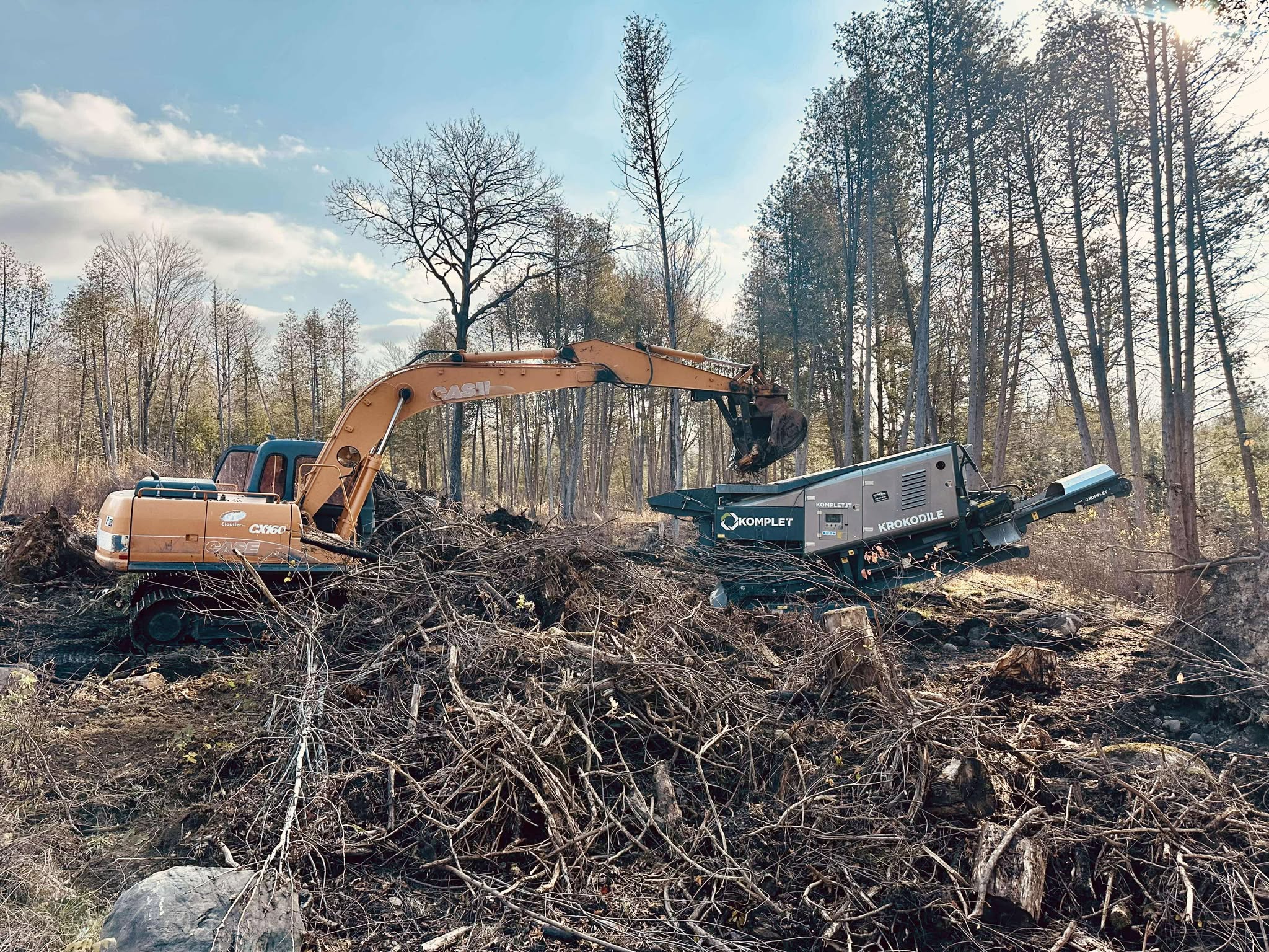 Nettoyage de terrain avant construction en Estrie