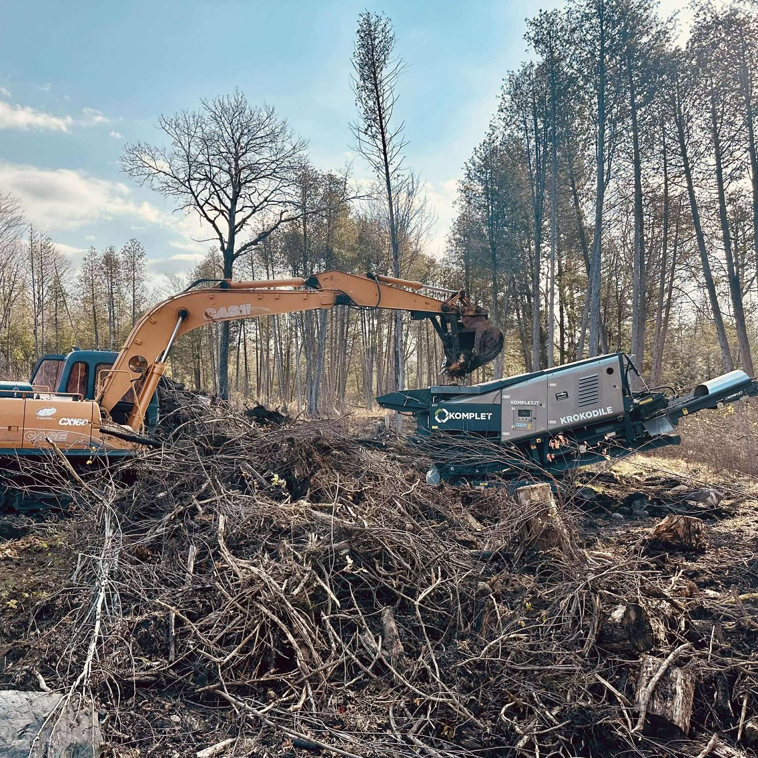Nettoyage de terrain avant construction en Estrie