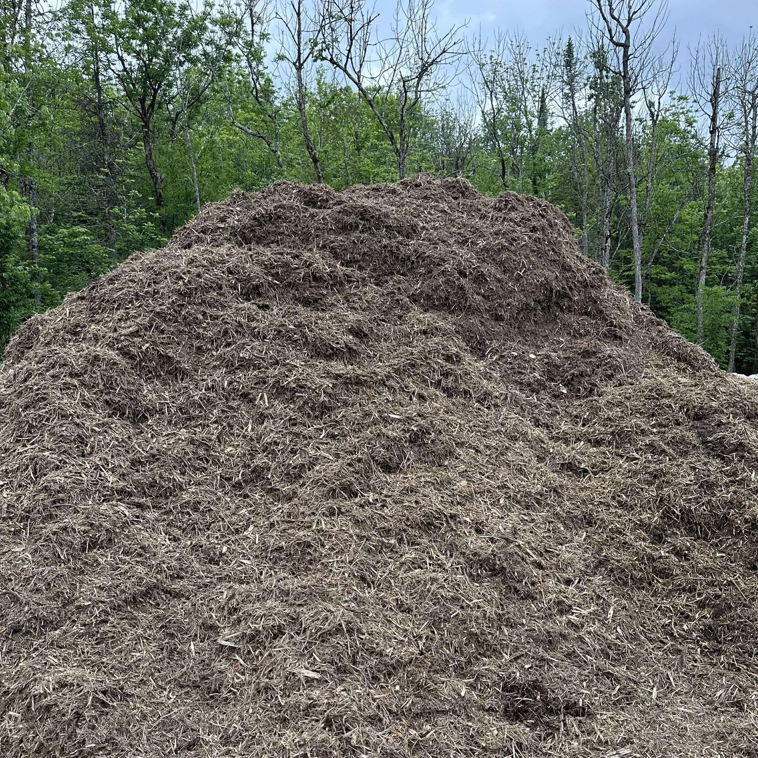 Matériaux recyclés après broyage mobile en Estrie