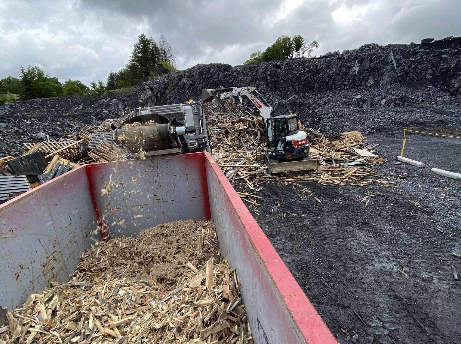 Matériaux recyclés après broyage mobile en Estrie